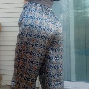 Elastic waist band satin pants